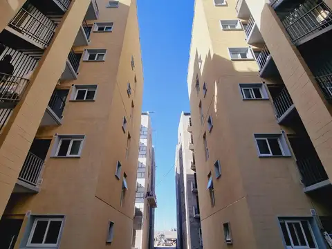 Calle Belgrano Nº47, entre La Rioja y Av. Sarmiento