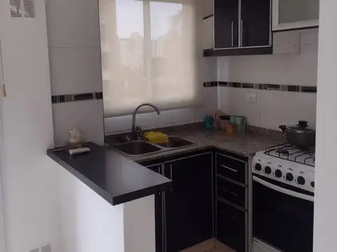 Departamento en Alquiler en Lanús Este, $ 590.000
