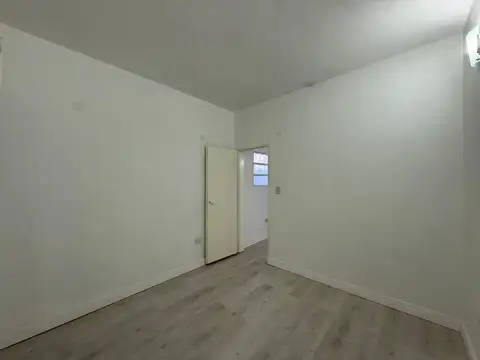 Depto Tipo Casa en Alquiler en Sarandi, $ 530.000