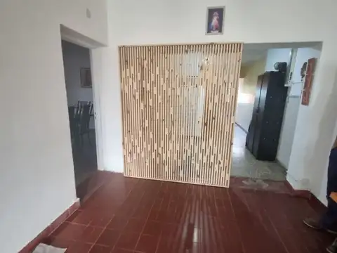 Casa 4 ambientes con 1 baño