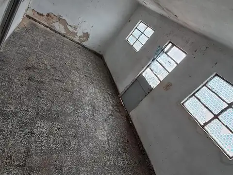 Casa 4 ambientes con 1 baño