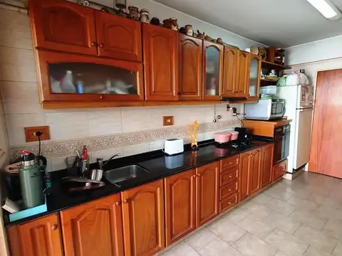 Casa 5 ambientes con 4 baños