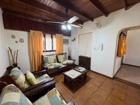 Casa 4 ambientes con 1 baño