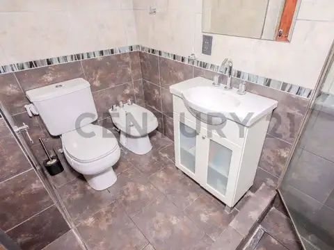 VENTA  DUPLEX 3 ambientes -Villa Luzuriaga-APTO CREDITO-PERMUTA