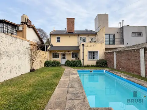 Casa en Venta con 1 cochera