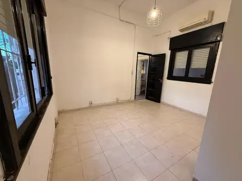 Depto Tipo Casa en Alquiler en Caseros, $ 450.000