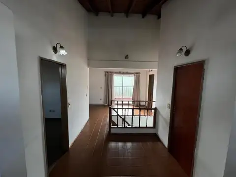 Depto Tipo Casa en Alquiler 40 años