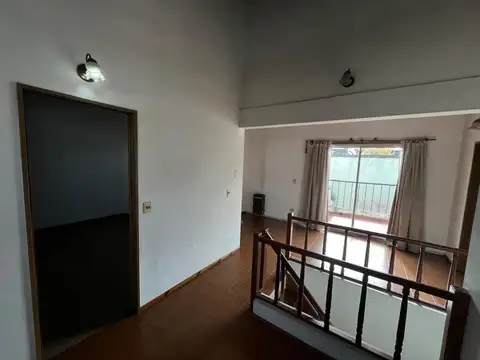 Depto Tipo Casa en Alquiler con 1 cocheras