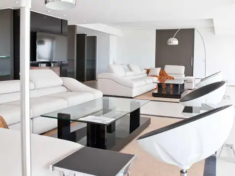 Rbla. Lorenzo Batlle Pacheco, 20100