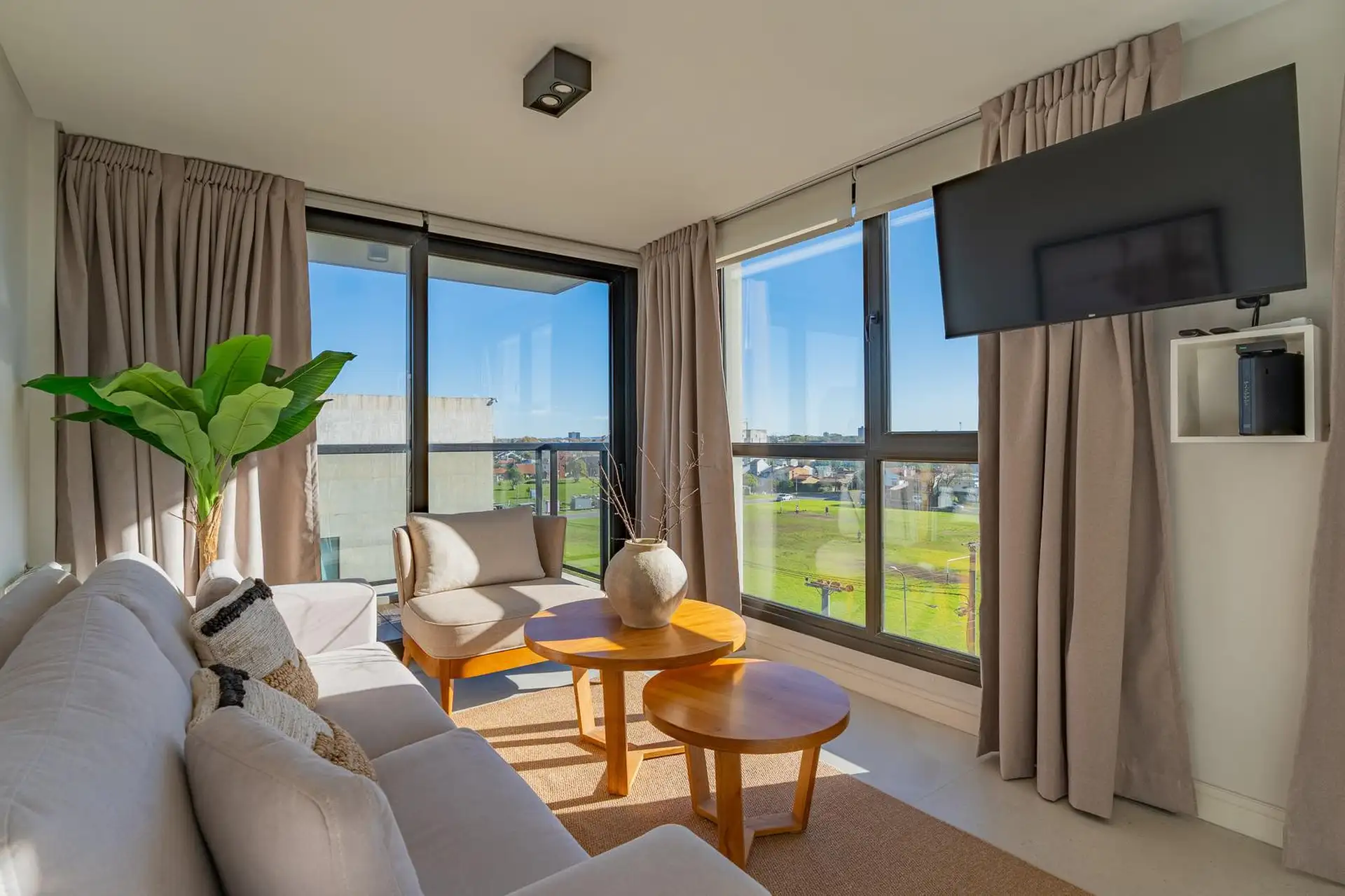 Depto 3 amb, 73m² con cochera y pileta — Parque Luro