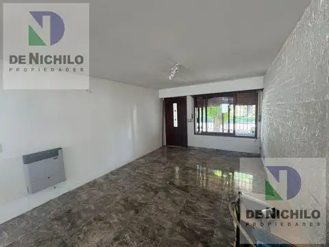 Casa 4 ambientes con 1 baño