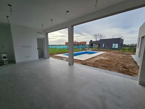 Casa en Alquiler en Countries y Barrios Cerrados en Moreno, USD 1.600