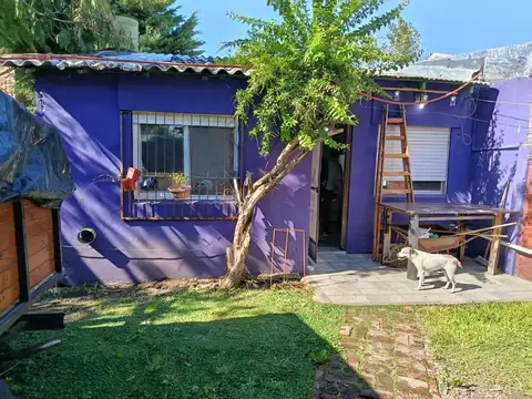 Casa 8 ambientes con 5 baños