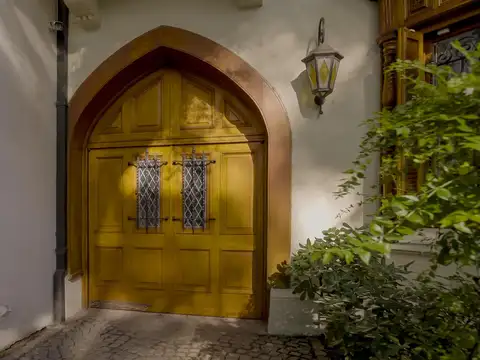 Casa en Venta con 3 cocheras