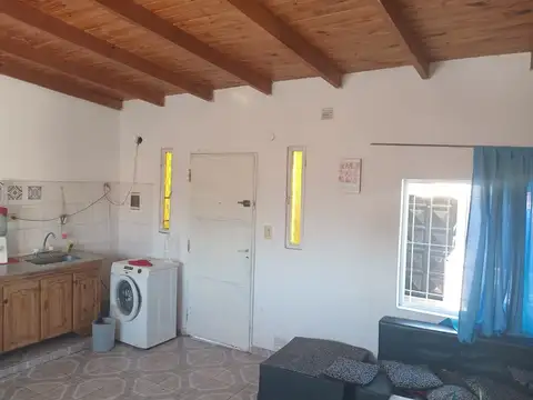 Depto Tipo Casa en Alquiler en Sarandi, $ 550.000