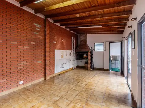 Casa 4 ambientes con 3 baños