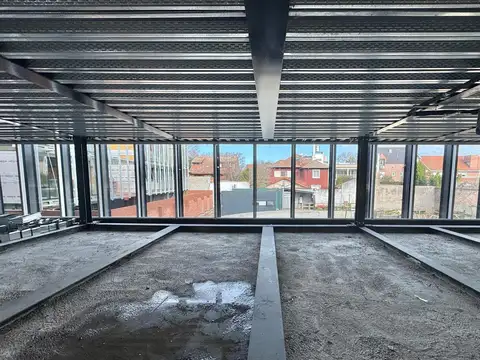 Oficina premium de 124 m2 en alquiler con 5 cocheras en Domus Office 148, ubicada en Martínez.