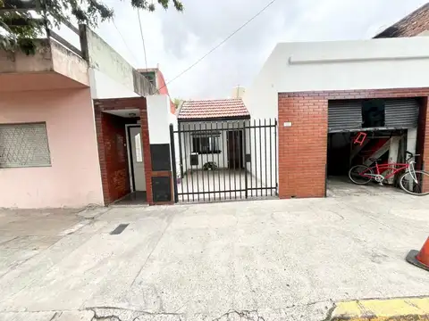 Avenida Mariano Acosta 1700, Piso P.B.