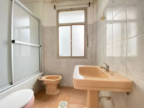 VENTA APARTAMENTO 3 DORMITORIOS A RECICLAR CENTRO