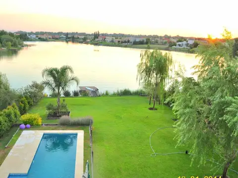 Casa Chalet  en Venta en Santa Catalina, Villanueva, Tigre