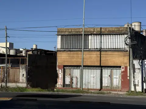 Av Brig Juan M de Rosas (ruta 4) entre  Libertad (ex49) y Combet Villa Jose Leon Suarez