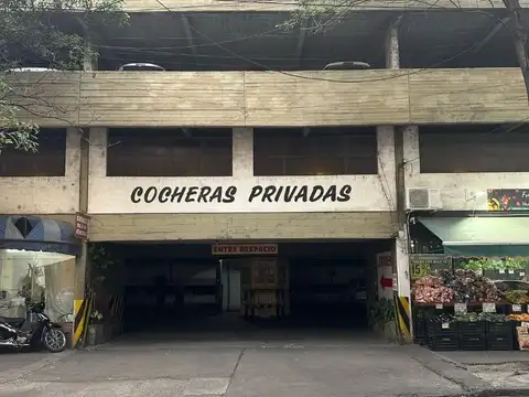 VENTA COCHERA EN RIOJA AL 900