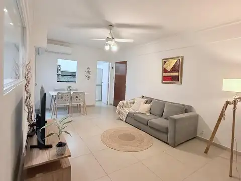 Bauness 2100, Piso 1