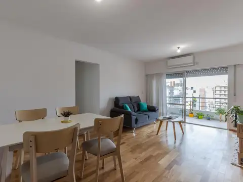 VENTA - DEPARTAMENTO DOS DORMITORIOS CON BALCÓN - CENTRO