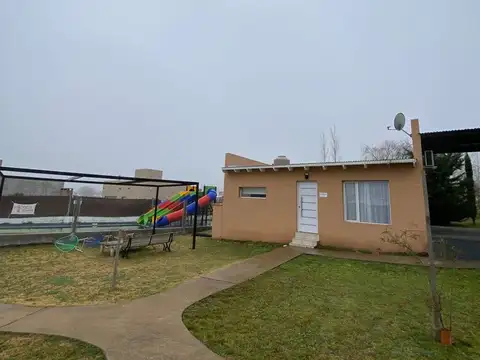 COMPLEJO DE 3 CABAÑAS FRENTE AL CERRO CEFERINO 