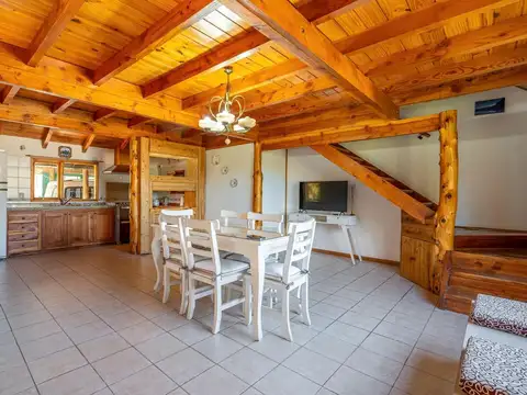 Casa 10 ambientes con 4 baños
