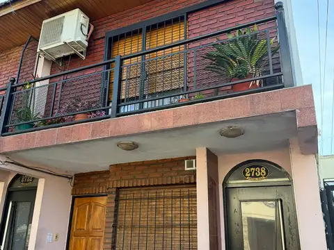 Depto 2 amb con balcón y lavadero