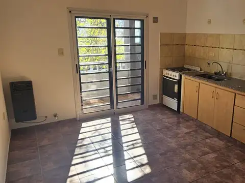 Depto Tipo Casa en Alquiler de 3 ambientes