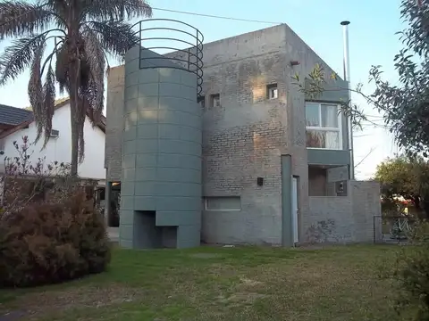 Hermosa casa con pileta!