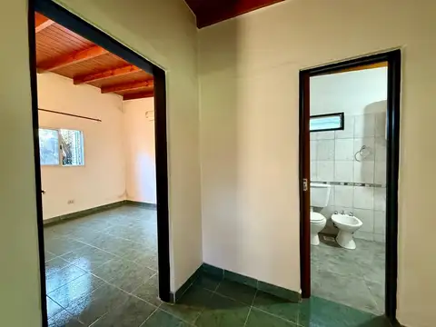 Casa 2 ambientes con 1 baño