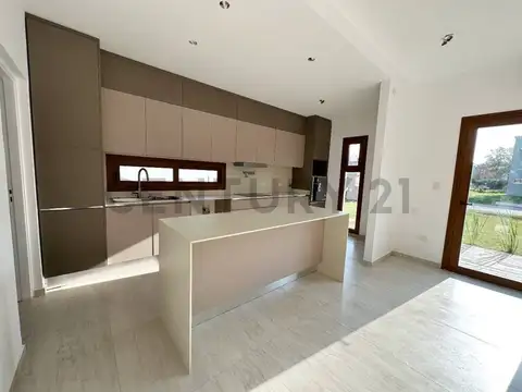 148 y 472 LOMAS DE CITY BELL 600, Piso 0