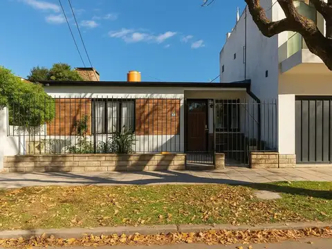 CASA C/JARDIN Y COCHERA. Dto. ind en PA - Quilmes