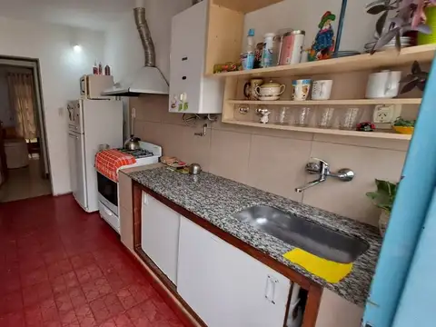 Casa 4 ambientes con 1 baño