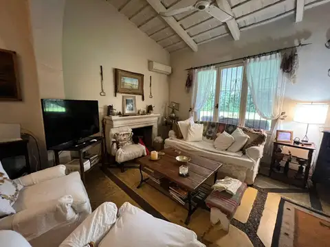 Carlos Pellegrini  al 2800