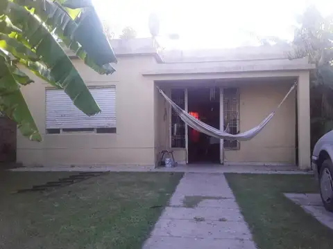 Casa 3 amb. en Venta barrio Baires a Refaccionar