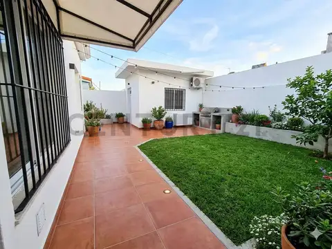 Casa 4 Ambientes Impecable | 196m² | Garage Doble y Todos los Servicios