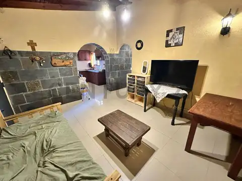 Casa 4 ambientes en venta en Caseros - GRAN LOTE