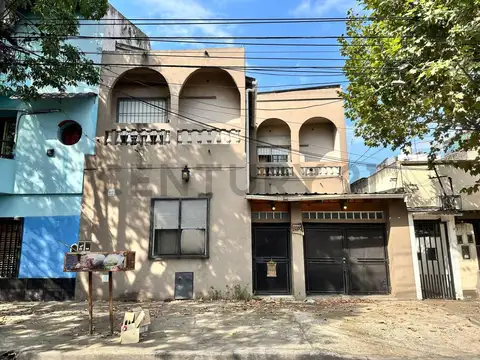 Casa 4 ambientes en venta en Caseros - GRAN LOTE