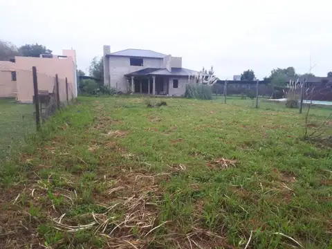 BAJO SU VALOR   BARRIO LAS TARDES. ROLDAN. ESCRITURACION INMEDIATA.