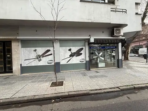 Local en alquiler en esquina ubicado en Balvanera, CABA