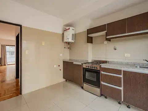 EXCELENTE MONOAMBIENTE Y MEDIO CON BALCÓN