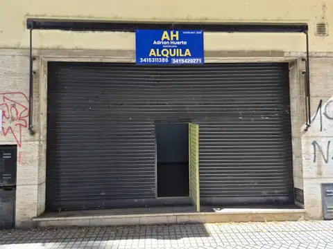 LOCAL COMERCIAL VIDRIADO EN ZONA CENTRO