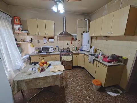 Casa 5 ambientes con 1 baño