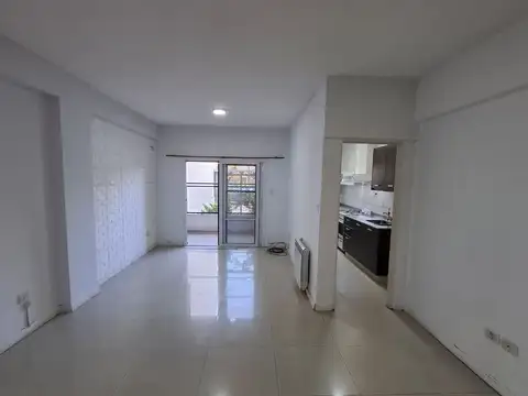 Aristóbulo Del Valle 300, Piso PB
