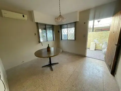 Depto Tipo Casa en Alquiler de 3 ambientes