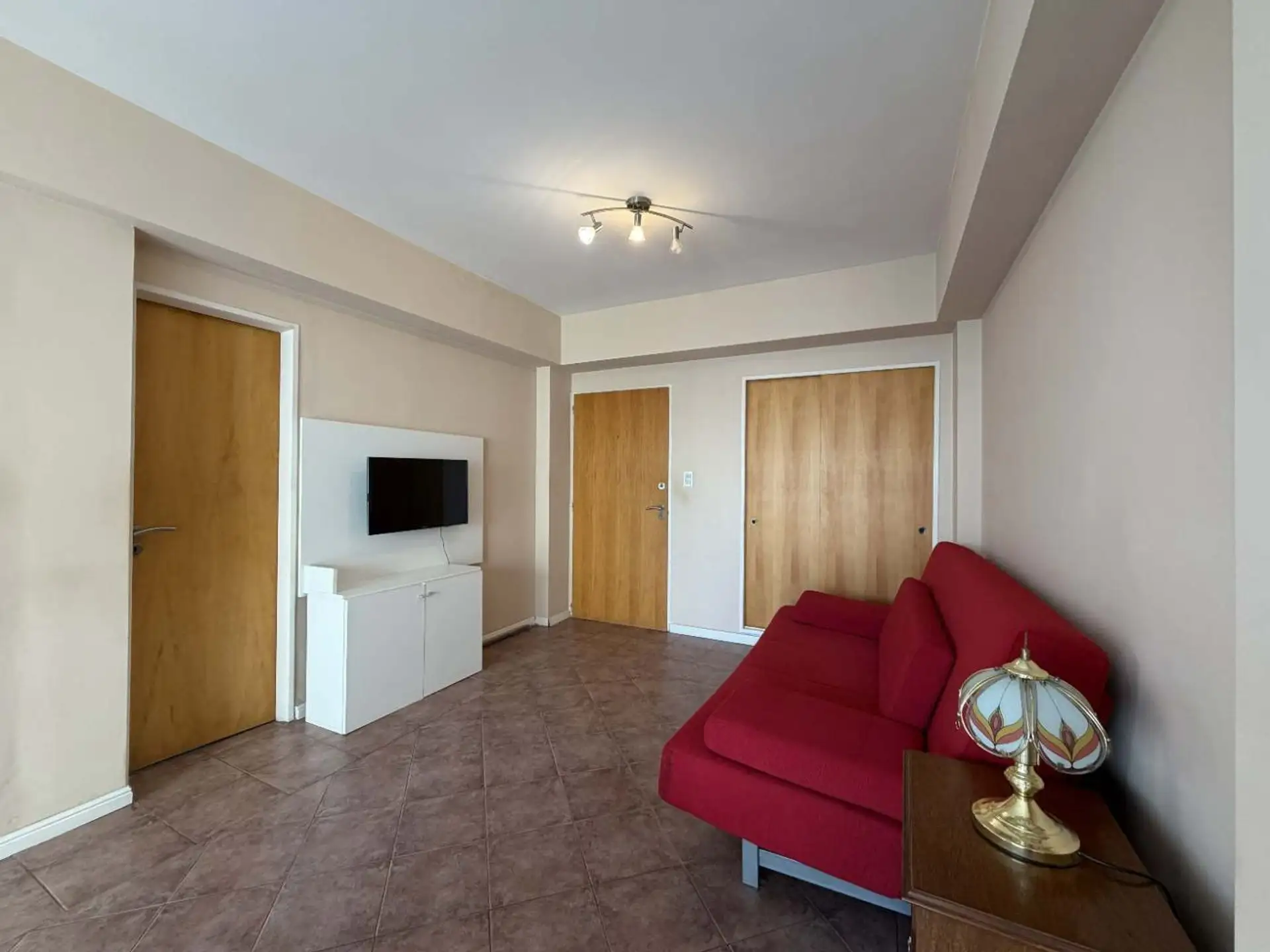 Depto monoambiente 30m² en 6° piso — La Perla
